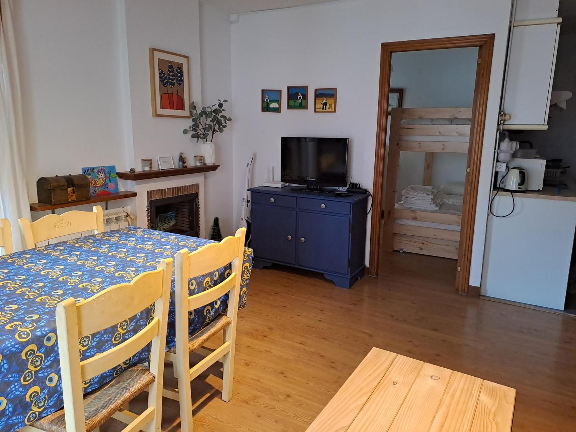 Casa Bihotz - Bonito Y Centrico Apartamento Con Garaje En Sallent 萨连特加列戈 外观 照片