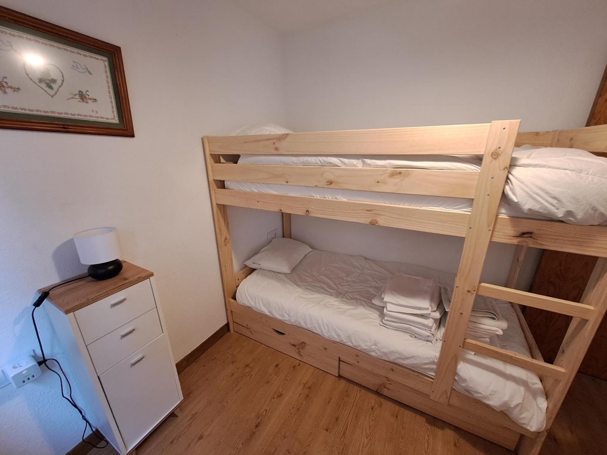 Casa Bihotz - Bonito Y Centrico Apartamento Con Garaje En Sallent 萨连特加列戈 外观 照片