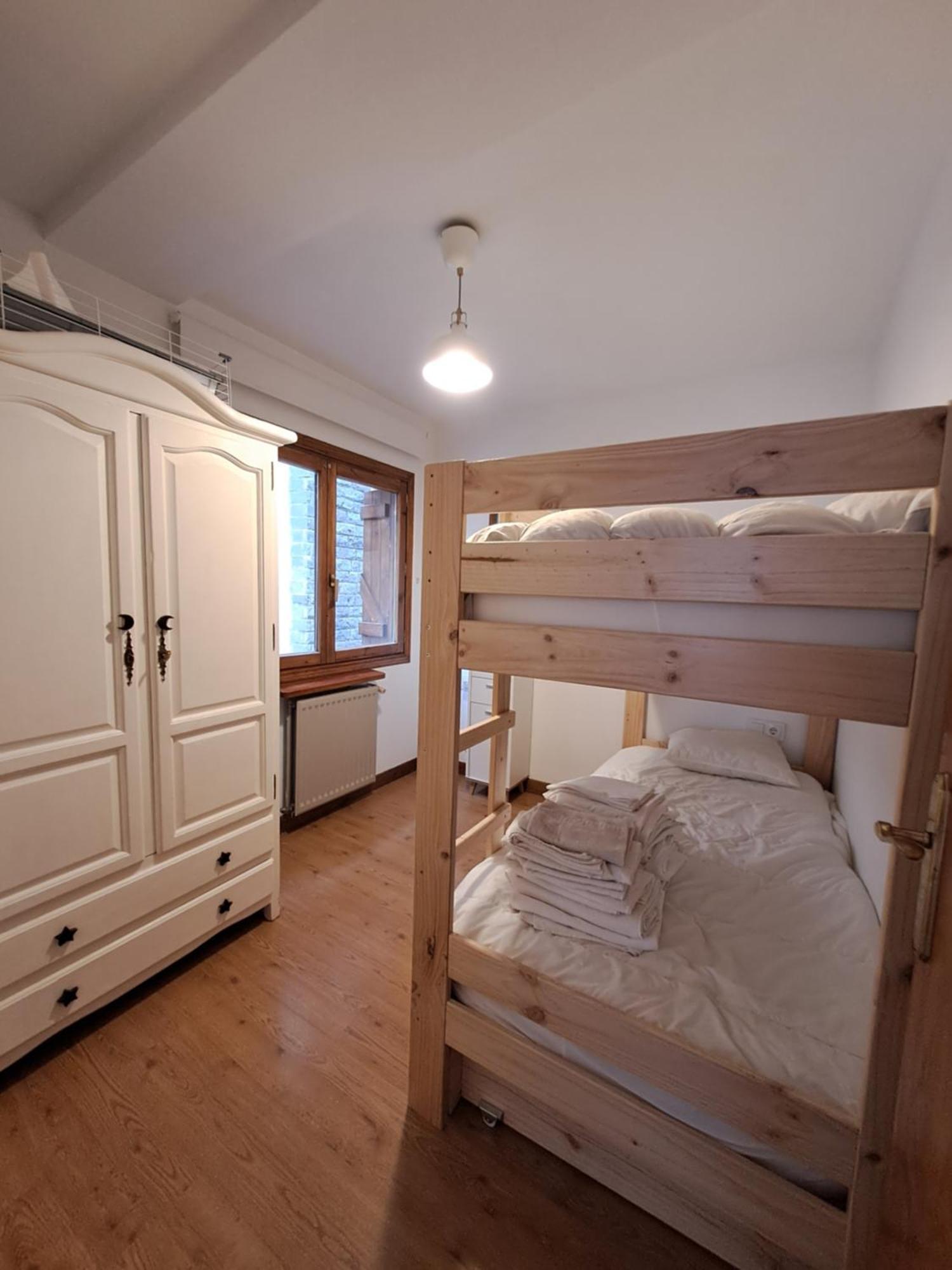 Casa Bihotz - Bonito Y Centrico Apartamento Con Garaje En Sallent 萨连特加列戈 外观 照片
